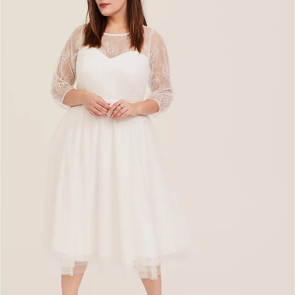 Elegant White Lace Midi Dress